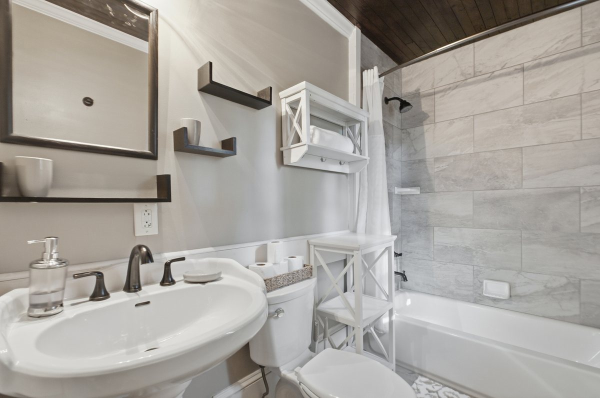 Bathroom vanity and tub