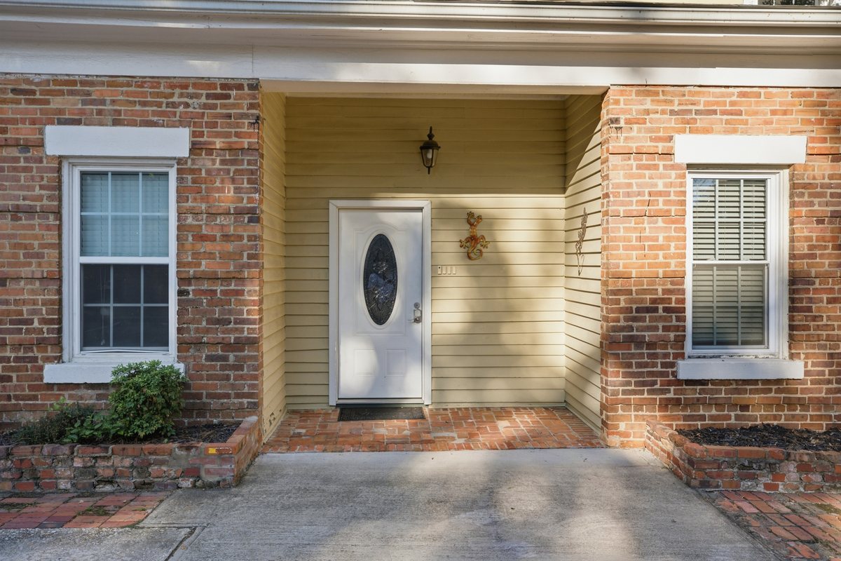 Entrance to Hinsdale House