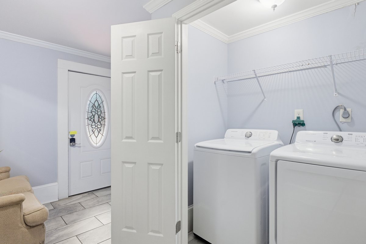 Shared laundry room for Dogwood and Magnolia