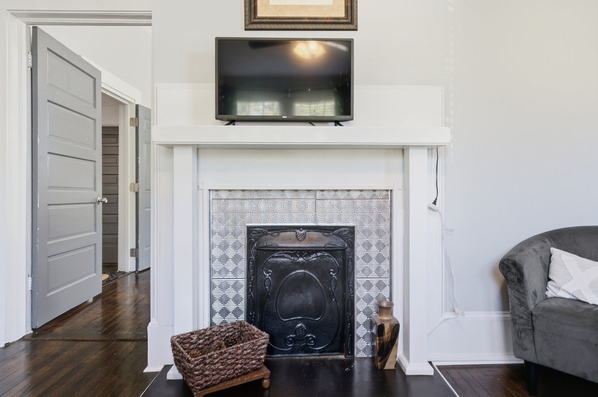 Bedroom architectural detail
