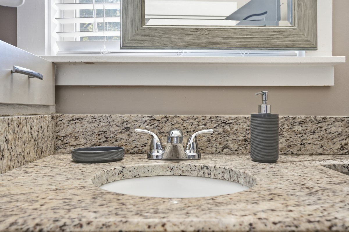 Bathroom vanity