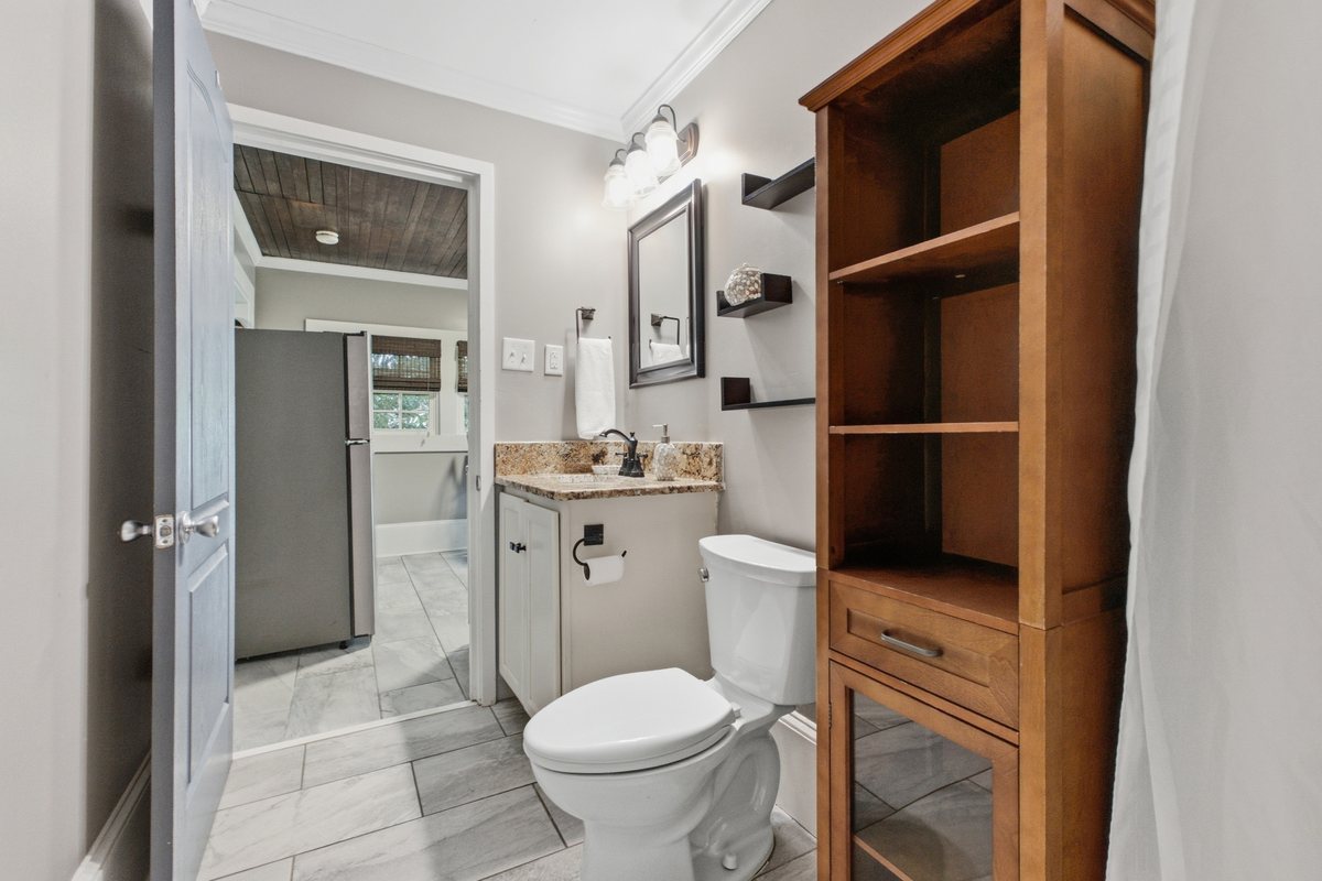 Full bathroom